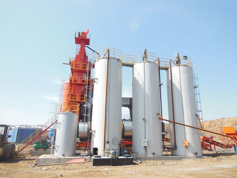 What Is the Maximum Working Capacity of a Vertical Bitumen Storage Tank for Heavy Crude Grades
