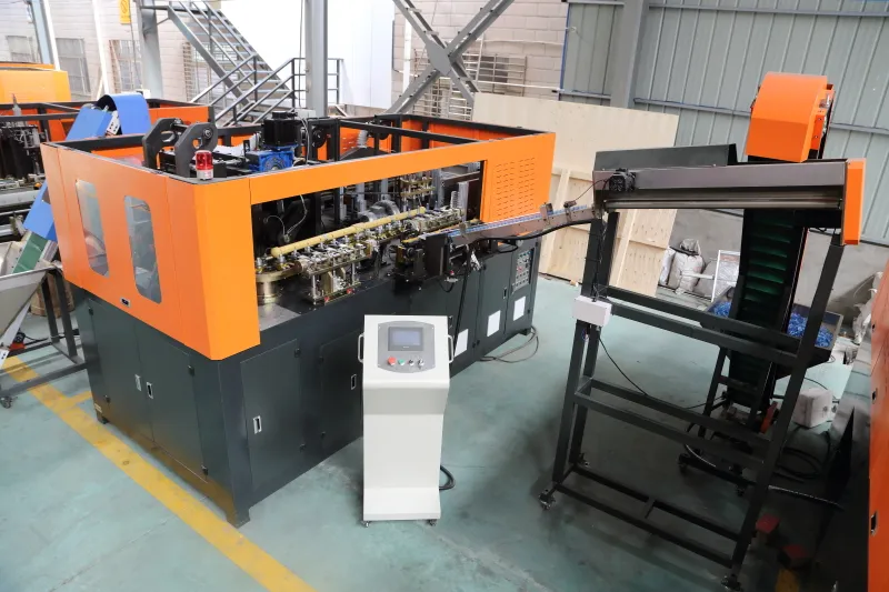 500ml 1L 2L 4 Cavity Pet Stretch Bottle Blow Moulding Machine Price Auto Bottle Blowing Machine