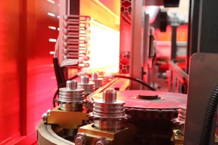 500ml 1L 2L 4 Cavity Pet Stretch Bottle Blow Moulding Machine Price Auto Bottle Blowing Machine