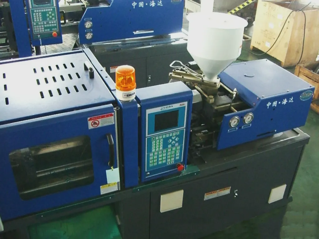 600ton Servo Precise Trash Dustbin Making Plastic Injection Moluding Machine