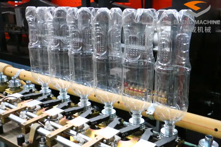9000 Capacity Servo Motor Clamping Pet Bottle Blowing Machine up to 2L
