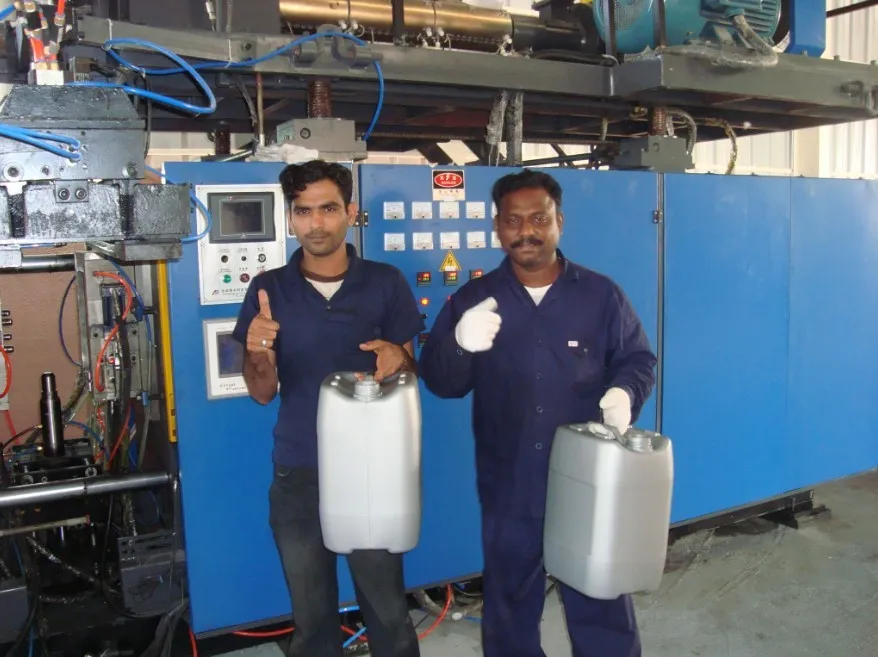 Ce Approved HDPE Blow Moulding Machine for Making 10~30L Jerry Cans