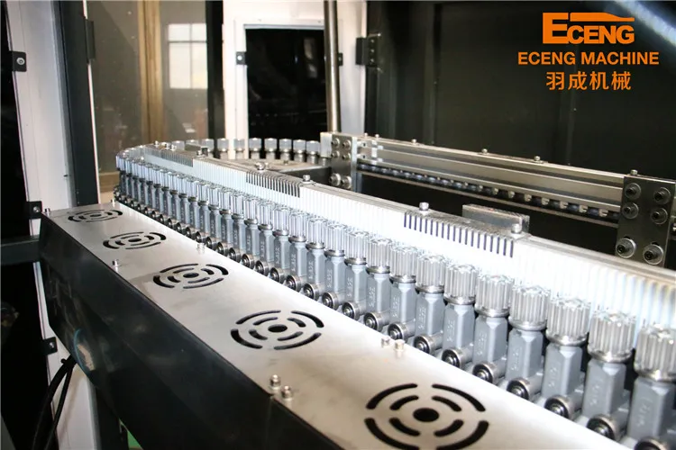 China Made K6 Pet Bottle Blow Moulding Machine with Low Cost and Easy Operation