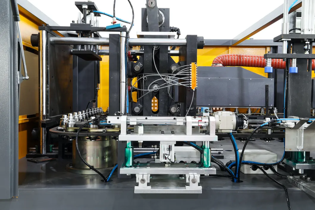 High Quality of Automatic Blow/Blowing Mould/Molding Machinery/Machine with Servo Motors