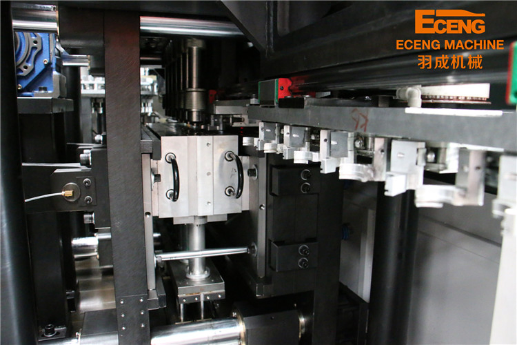 Prominent K6 Pet Stretch Plastic Blowing Machine at High Speed