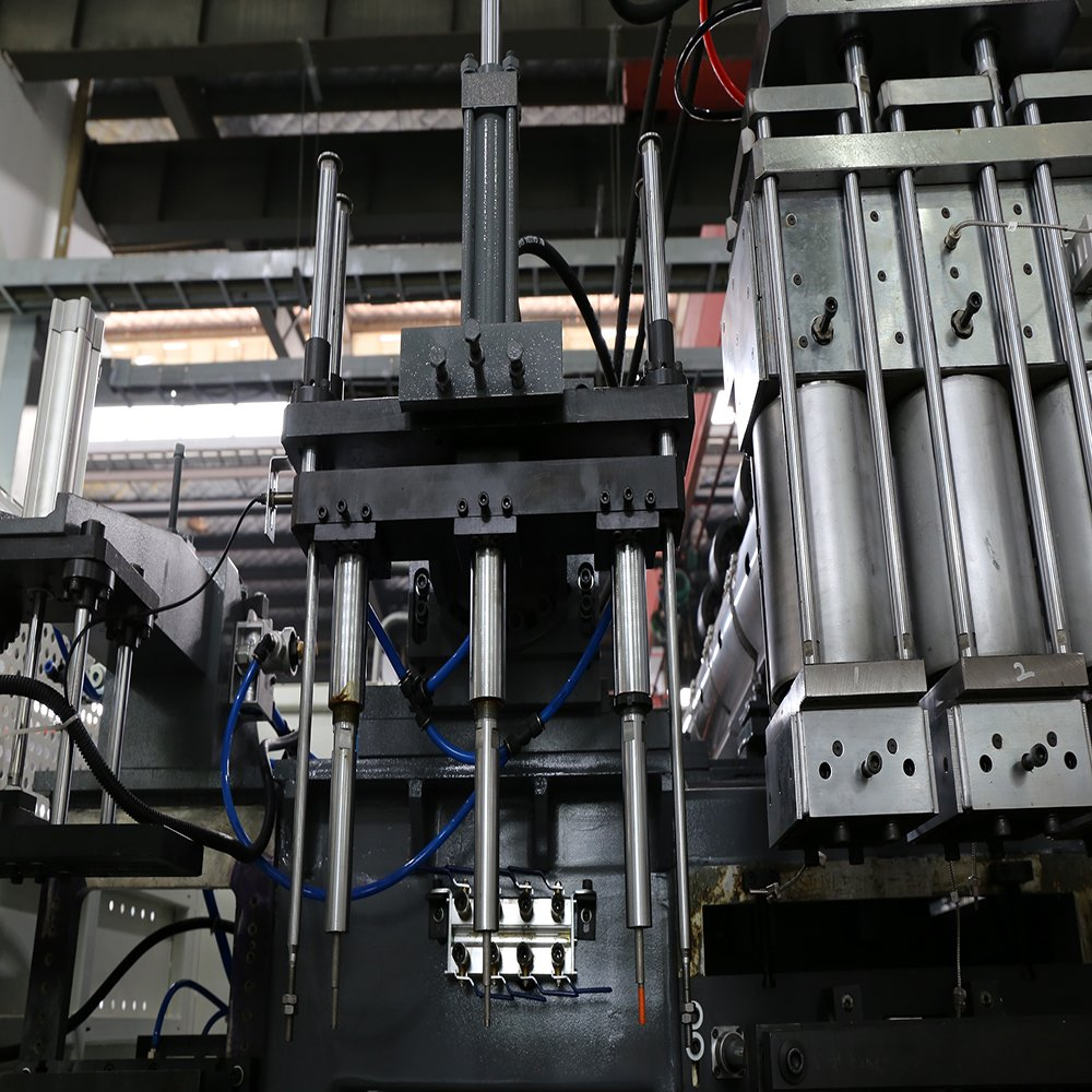 Tongda Htll-5L Fully Automatic Oil Plastic Bottles Cans Making Machine