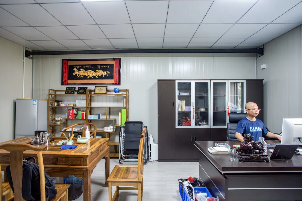 Water Bottles/Oil Bottles/Semiautomatic Blow/Blowing Mould/Molding Machine/Plastic Machinery/Plastic Machine/Water Machine with CE